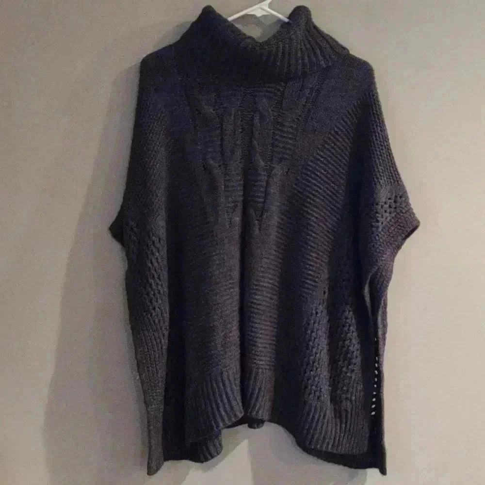Bass women's S/M dark gray cowl neck sleeveless cable knit poncho